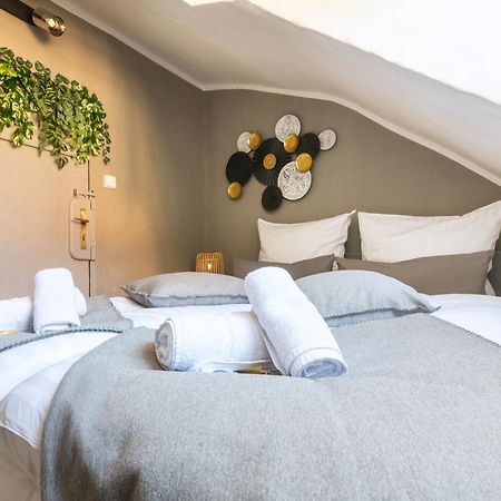 20 Seconds To Charles Bridge Apartment Prague Exterior photo