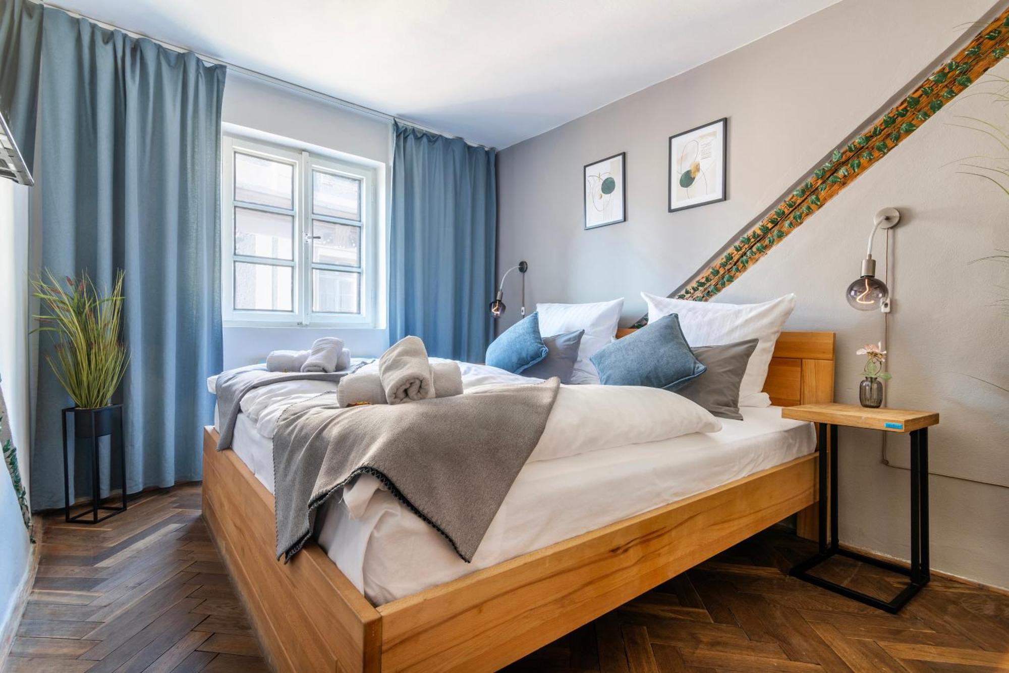 20 Seconds To Charles Bridge Apartment Prague Exterior photo