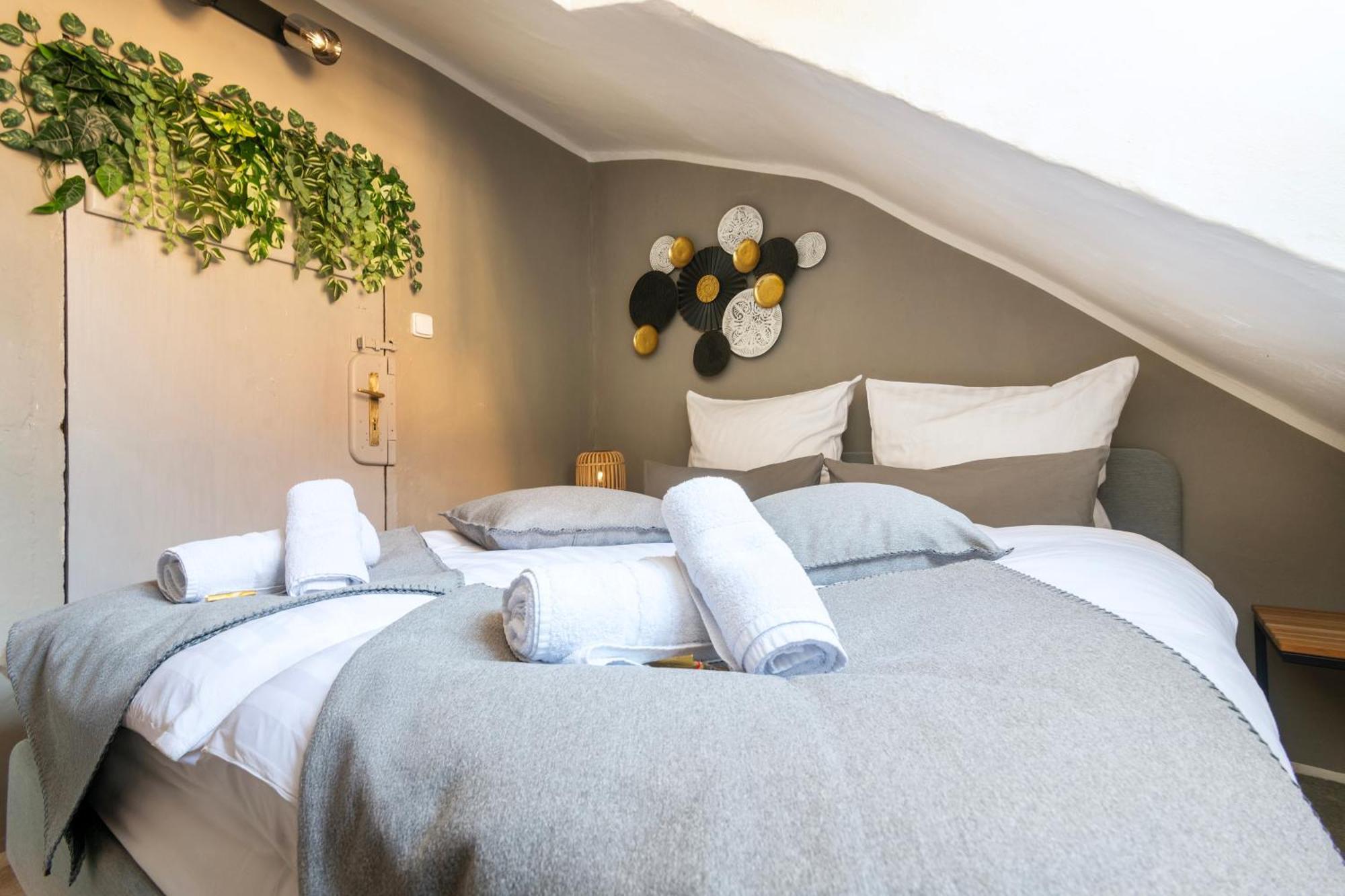 20 Seconds To Charles Bridge Apartment Prague Exterior photo